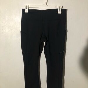 Black Women's Lululemon crop leggings size 8